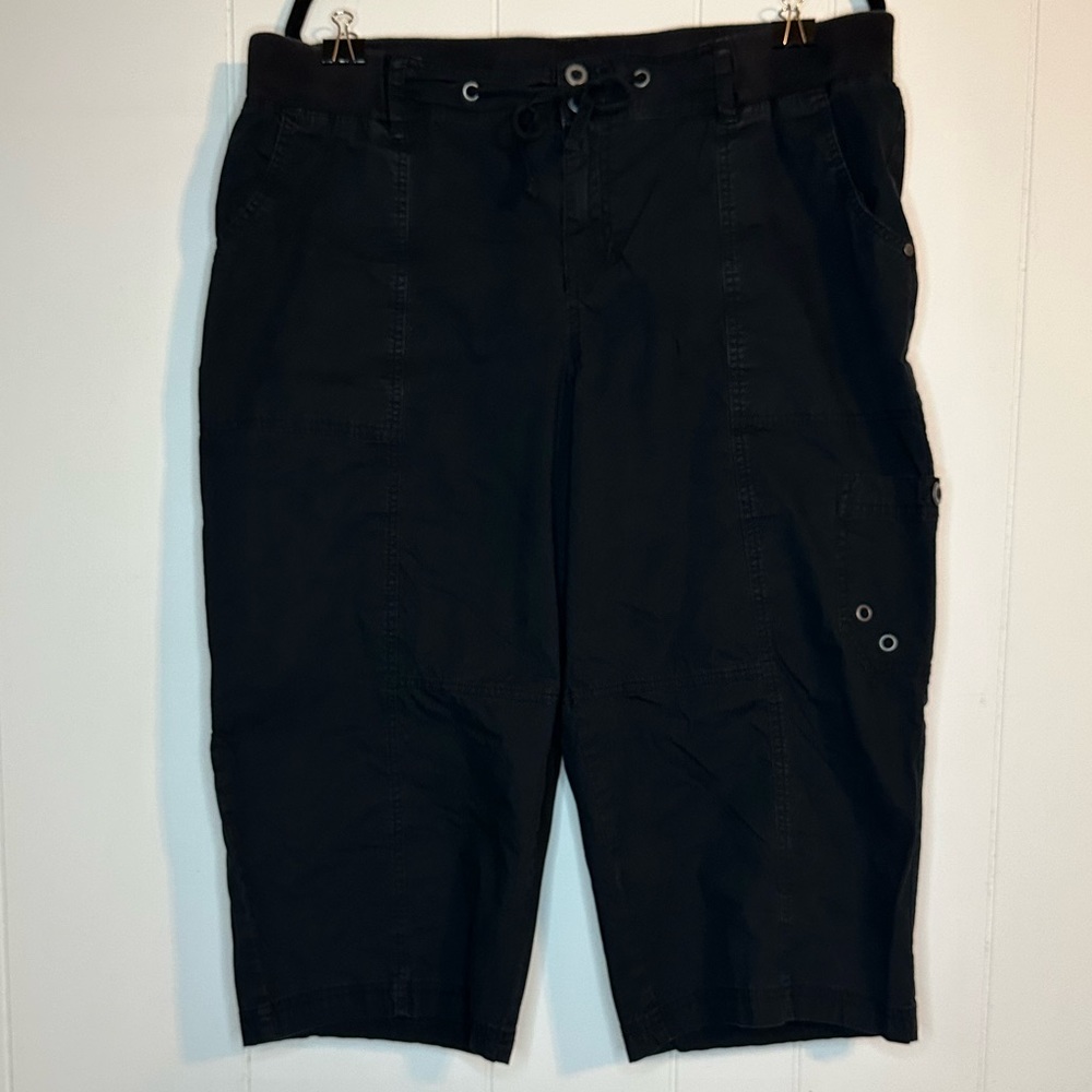 Lane Bryant black capri pants size 18